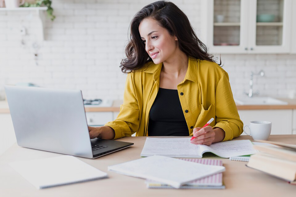 20230511135616 fpdl.in medium shot woman studying with laptop 23 2148294000 large